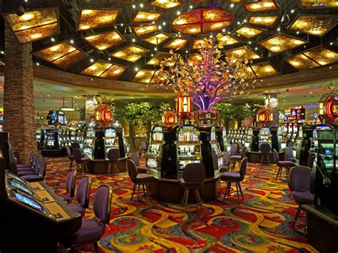 black oak casino entertainment.